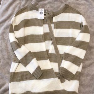 Daytrip sweater from the buckle. Xs
